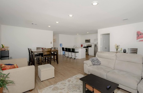 Navasota Casa | Charming 4-bedroom house with WiFi and AC in welcoming Navasota
