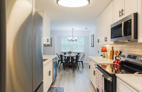 Savannah Casa | Charming 4-bedroom house - Mins away from Historic Downtown! Great for Families!
