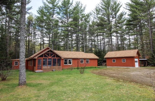 Sunday River Area Casa | Charming 4-bedroom house with WiFi, AC in delightful Andover