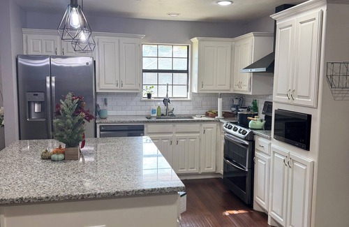 Denton Casa | Charming 3-bedroom house with AC and WiFi in pleasant Denton