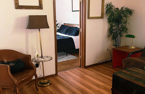 Newark Casa | Charming 4-bedroom house with WiFi in trendy Ironbound, Newark