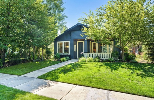 Century West Casa | Charming 4-bedroom house with WiFi, AC in amazing Bend