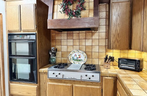 Bass Lake Casa | Charming 4-bedroom Lakefront house in delightful Bass Lake, Private Cove!