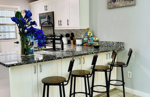 Orlando Casa | Charming 4-bedroom Pool house with WiFi, king bed, AC in lovely Orlando