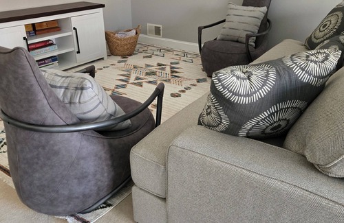 Fayetteville Casa | Charming 4-bedroom house, 4-king beds, Extended + Corporate Stays, Near Airport