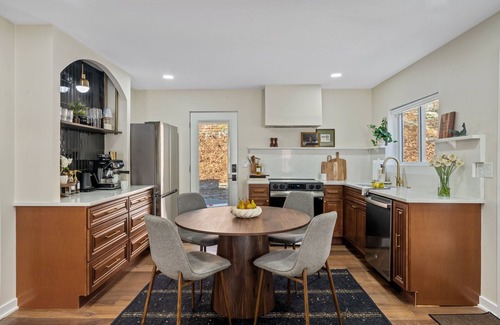 Newfoundland Casa | Charming 4-bedroom house with HOT TUB, SAUNA and Play Area in Newfoundland