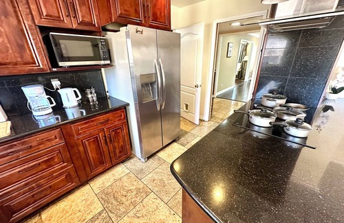 Santa Clara Casa | Charming 4-bedroom house with Sparkling Pool in serene Santa Clara
