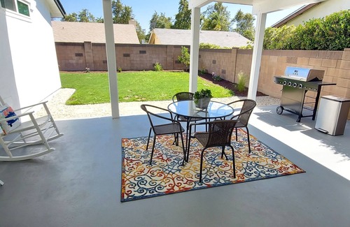Simi Valley Casa | Charming 4-bedroom single story house with WiFi and AC in lovely Simi Valley