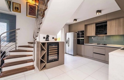 Lapad Villa | Charming 4-bedroom villa with WiFi, AC above sunset beach