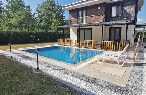 Yanik Villa | Charming 4-bedroom villa with AC and WiFi in pleasant Sapanca