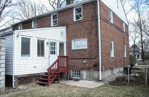 West Arlington Casa | Charming 4 Br 2Ba Duplex