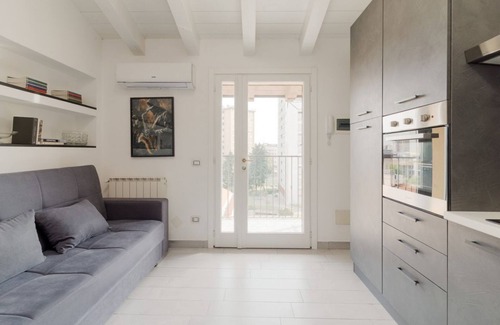 Isola del Bosco - Delle Corti Apartamento | Charming 40 sqm apartment, ideal for up to 2 people, located on the fourth floor of a building with an elevator (NOT accessible to disabled guests).The property is located in Sesto San Giovanni, a residential neighborhood with plenty of amenities. The Se