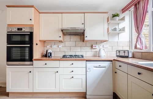 Oval Apartamento | Charming 4BR near River Thames & Tate Britain