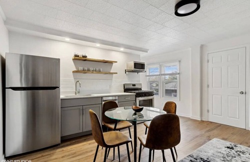Ottawa Casa | Charming 4BR Retreat in the Heart of Ottawa