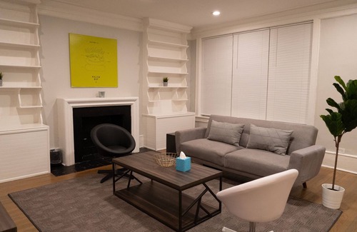 Kenwood Apartamento | Charming 4BR unit in Historic Hyde Park near Beach