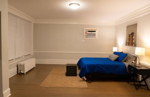 Kenwood Apartamento | Charming 4BR unit in Historic Hyde Park near Beach