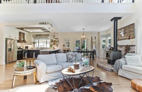 Kenwood Casa | Charming 4BR Wine Country Getaway with Spa & Firepit