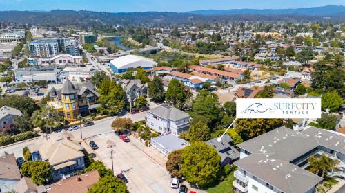 Westside Santa Cruz Casa | Charming 5 BD Victorian House by Beach Boardwalk