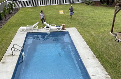 Duck Cabaña | Charming 5-bedroom cottage w pool in Duck. 400ft to ocean. Walk to restaurants.
