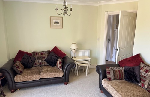 Upton Casa | Charming 5-Bedroom Guesthouse in a Peaceful Location Near Northampton Centre