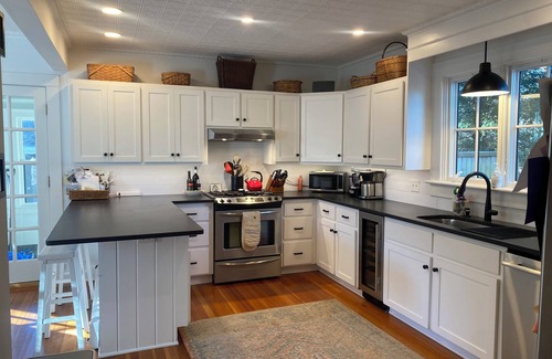 Silver Beach Casa | Charming 5-bedroom house in West Falmouth.