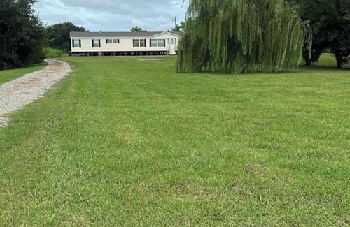 Buras-Triumph Casa | Charming 5-bedroom mobile home with AC in Buras