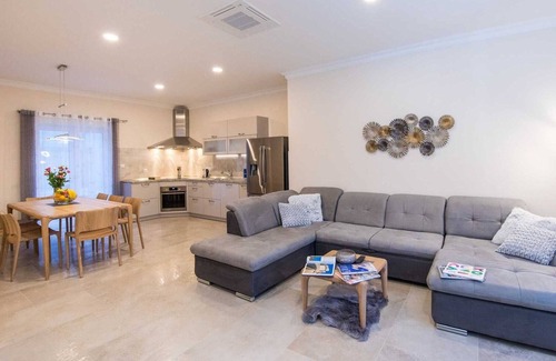 Babin Kuk Villa | Charming 5-BR Villa for 10+2 guests, with pool in green heart of Dubrovnik