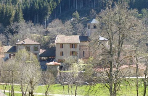 Saint-Vert Cabaña | Encantador gîte en St-Vert: naturaleza, confort y tranquilidad