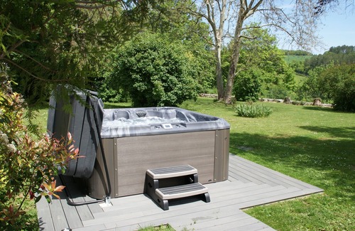 Asnieres-sous-Bois Casa | Encantadora casa cerca de Vézelay ****, 14 personas con jacuzzi