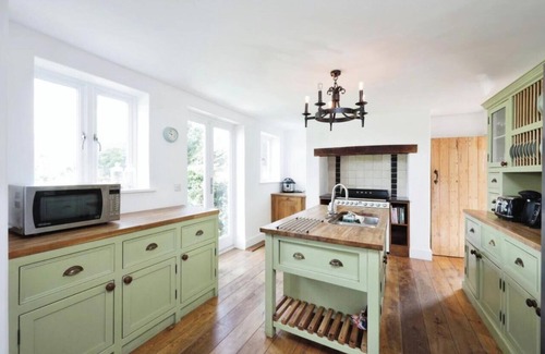 Amersham Casa | Charming 5BR Farmhouse Retreat in Amersham