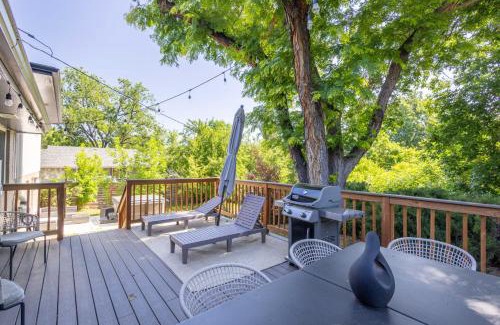 Littleton Casa | Charming 5br Home W Fenced Yard, Bbq & Hot Tub