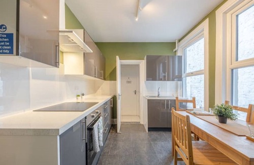 East Walworth Casa | Charming 6-bedroom Victorian House, near London Bridge