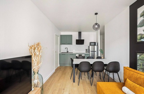 Margnolles - Rhone Apartamento | Charming 6-Person Pied-à-Terre in Cuire