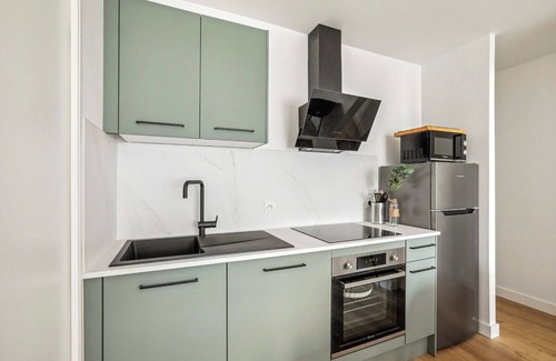Margnolles - Rhone Apartamento | Charming 6-Person Pied-à-Terre in Cuire