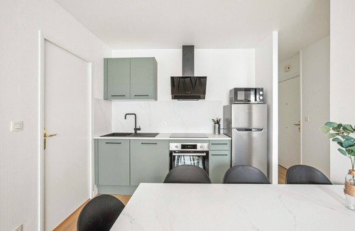 Margnolles - Rhone Apartamento | Charming 6-Person Pied-à-Terre in Cuire