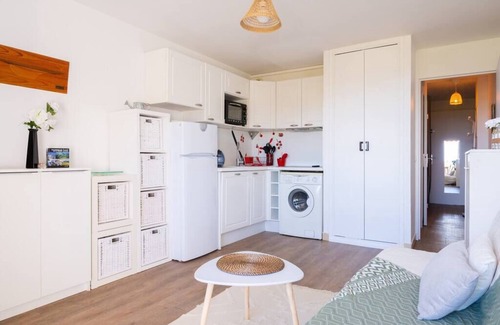 Carqueiranne Apartamento | Charming 600 m from beaches and shops