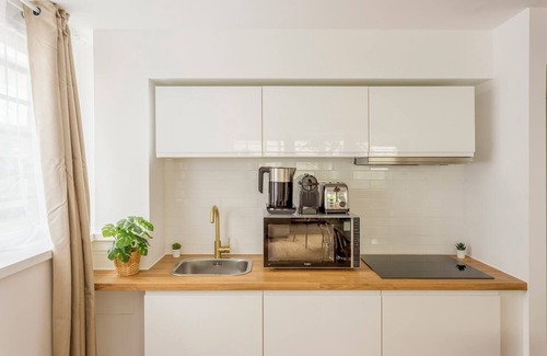 Quartier Saint-Ambroise Apartamento | Charming 7-Bedroom Apartment in Le Marais