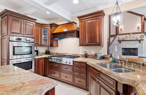 Canonsburg Casa | Charming 7bedroom retreat in a serene neighborhood