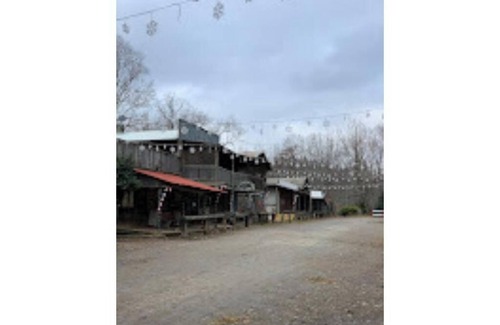Olin Cama Y Desayuno | Charming 8-bedroom bed & breakfast with AC, WiFi in Statesville