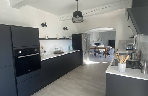 Le Tignet Villa | Encantadora villa de 8 habitaciones con piscina privada con vistas a las colinas