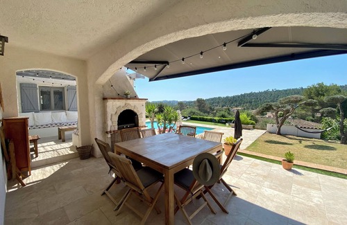 Le Tignet Villa | Encantadora villa de 8 habitaciones con piscina privada con vistas a las colinas