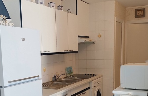 Saint-Palais-sur-Mer Apartamento | Charming apartment with WIFI 5 minutes walk from the beach and town center