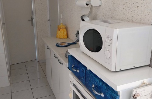 Saint-Palais-sur-Mer Apartamento | Charming apartment with WIFI 5 minutes walk from the beach and town center