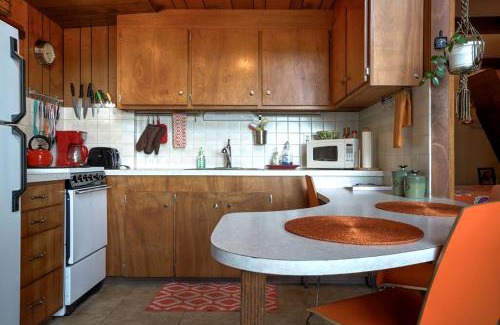 Otter Rock Chalet De Esquí | Charming A Frame Nestled Amidst Trees in Otter Rock, Oregon