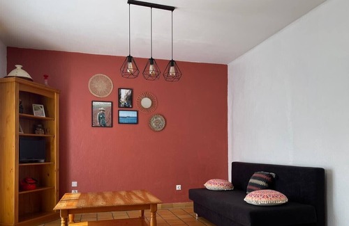 Saint-Jean-de-Vedas Apartamento | Alojamiento con encanto con jardín, terraza y barbacoa, aparcamiento privado.