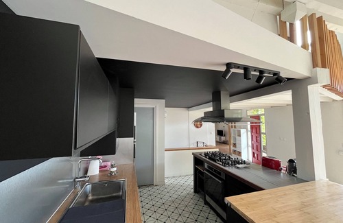 Nivolas-Vermelle Casa | Charming accommodation with spa 🏡 🧘‍♂️🌿 And electric charging station 🚗