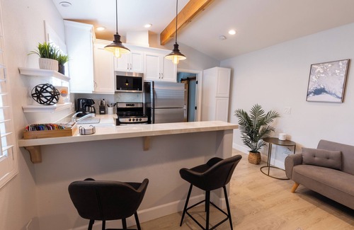Brea Casa | Charming ADU in Brea with Private Yard & In-Unit Laundry - Your Ideal Retreat!