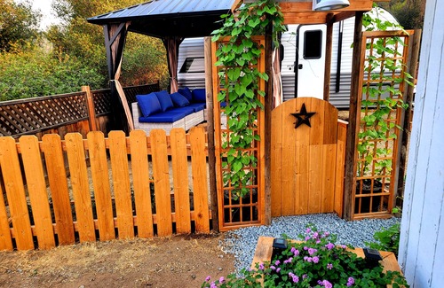 Ahwahnee Cabaña | Charming Ahwahnee Cottage — Oak-Studded Views, Yosemite at Your Doorstep
