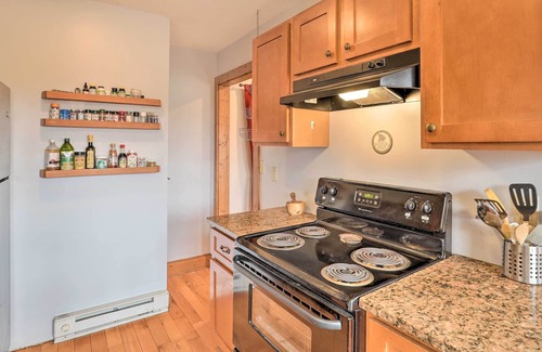 Weaverville Cabina | Charming Alexander Cabin w/ Private Hot Tub!