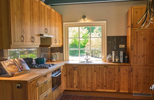 Valkenheide Cabaña | CHARMING AND COMFORTABLE LODGE IN A QUIET AREA OF THE BEAUTIFUL CAPE FORESTS